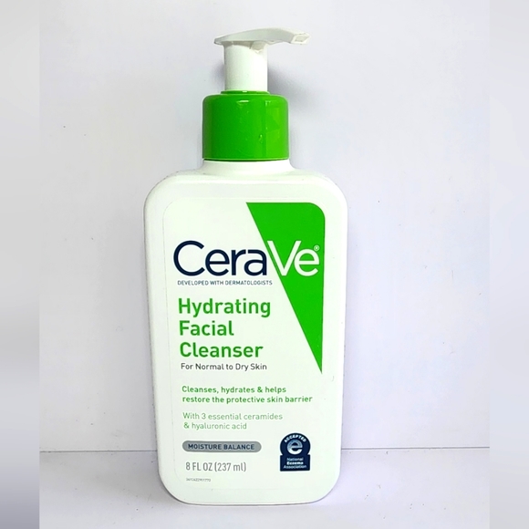 NWT bottle of CeraVe facial cleanser - Picture 1 of 2